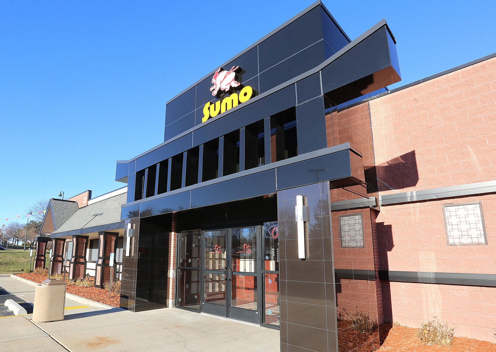 Sumo Sushi exterior